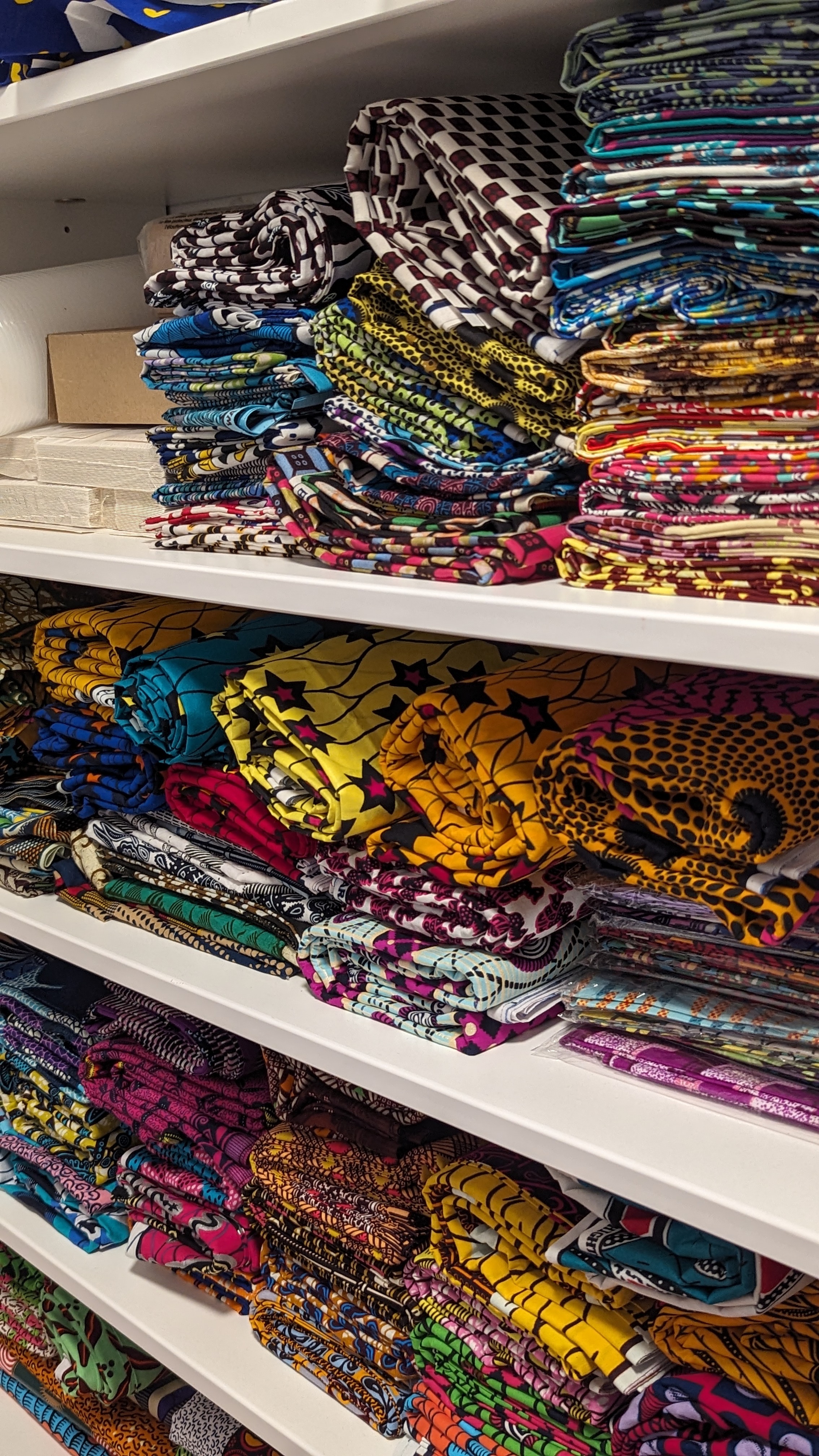 Design Tips for Quilting with Ankara Prints: Color, Scale, and Style